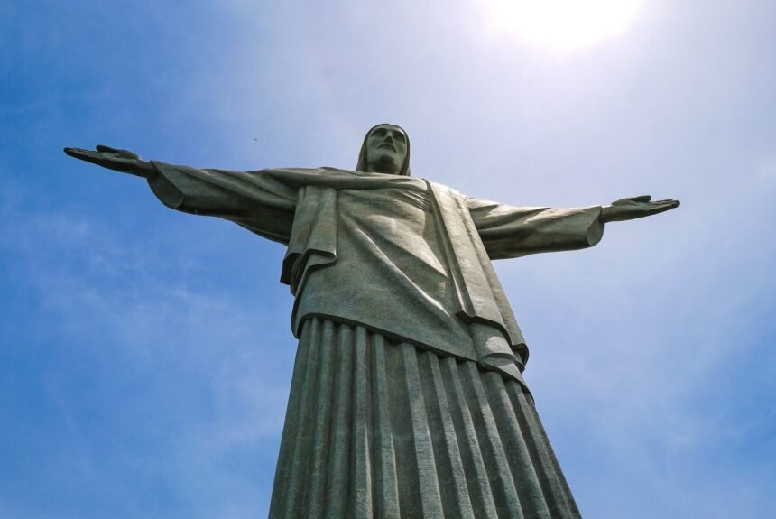 Como o Cristo Redentor foi restaurado ao longo dos anos
